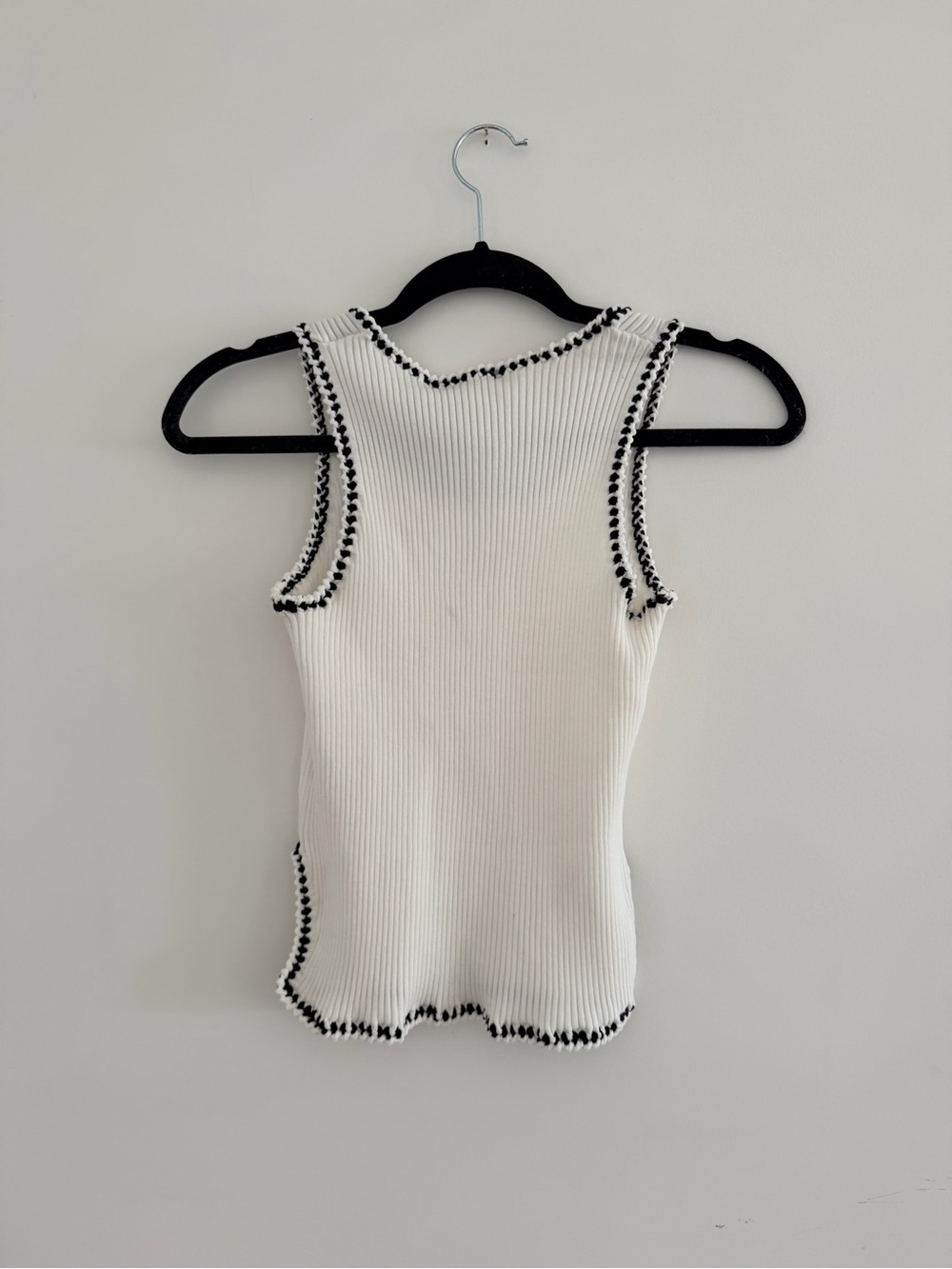 NWT White Ribbed Tank with Black knit Trim - Picture 7 of 10